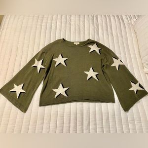 NWOT Promesa bell sleeve star sweater - olive green - L